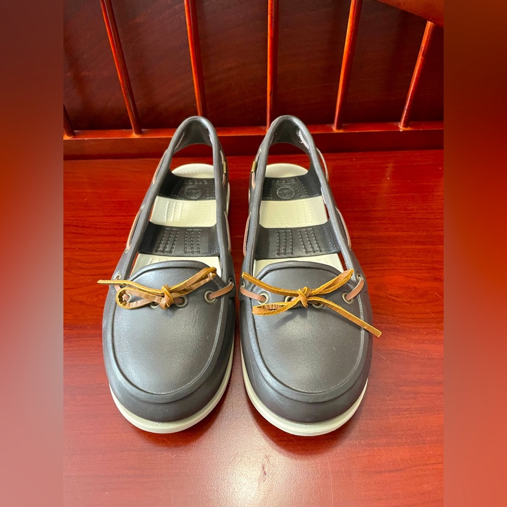 Crocs Beach Line Boat Shoe Sz 9  *NEW*